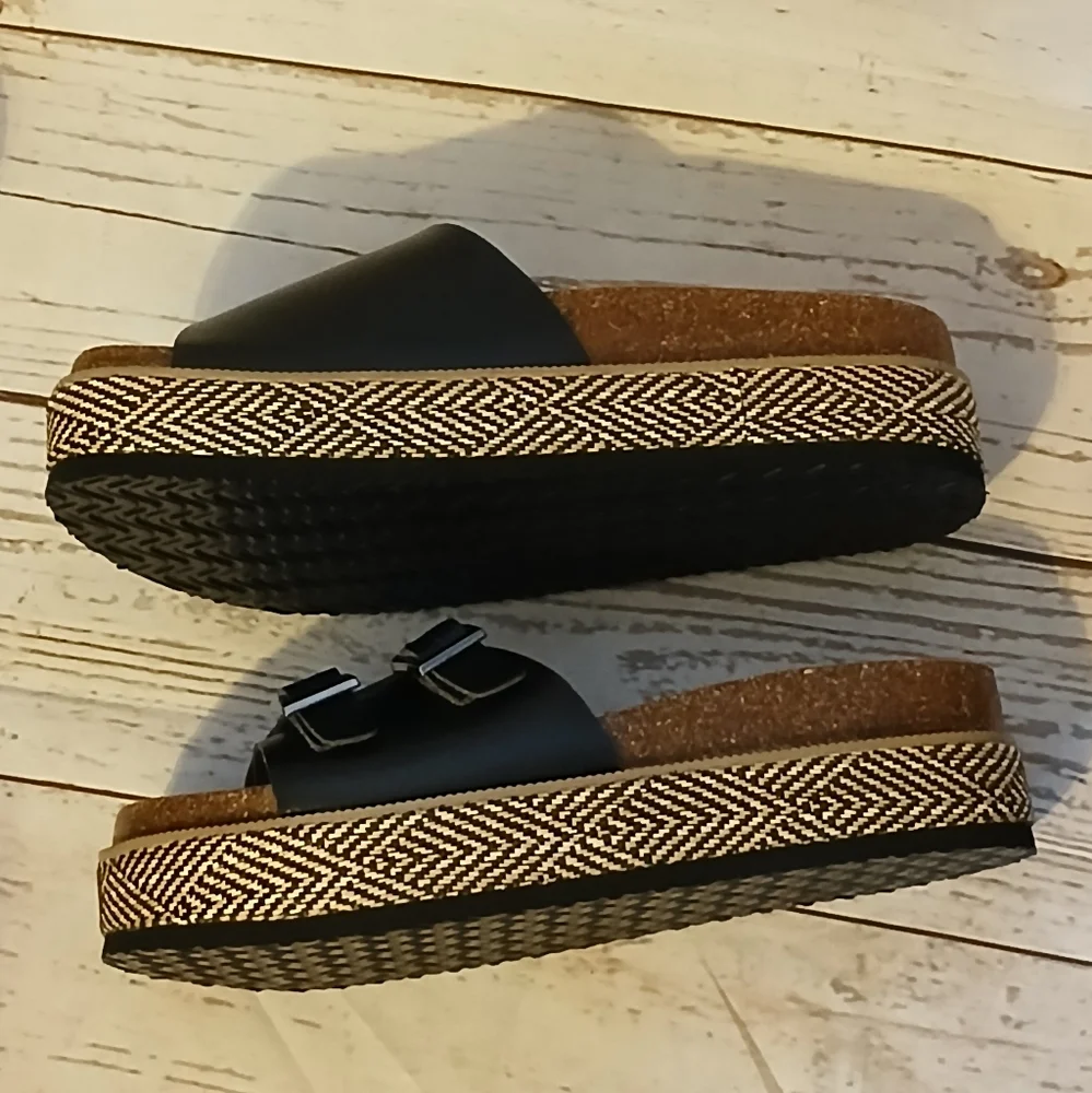 No Boundaries Women's Platform Comfort Foot Bed Sandals Black Size 9 1/2